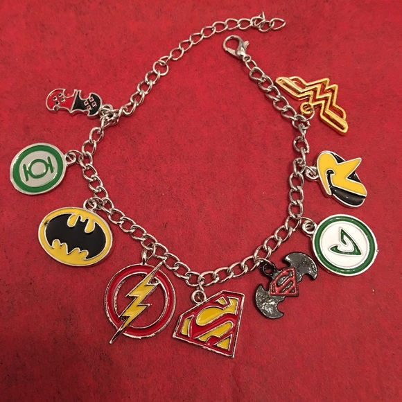 Silver Tone Justice league charms bracelet - Picture 7 of 8